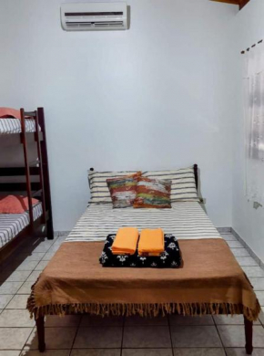 Quarto aconchegante em Ilhabela Praia Curral Pé na areia Até 4 pessoas AvJosé Pacheco do Nascimento nº 7682